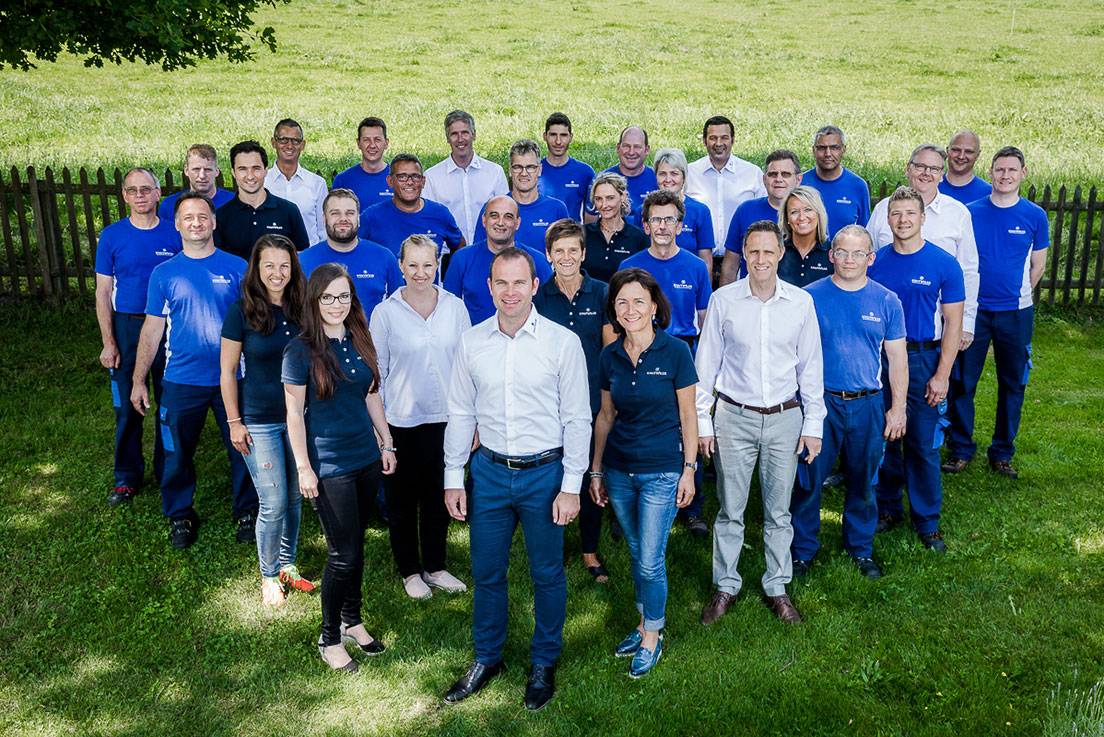 Das Team von Knutwiler mit CEO Stefan Suter (vorne in der Mitte).