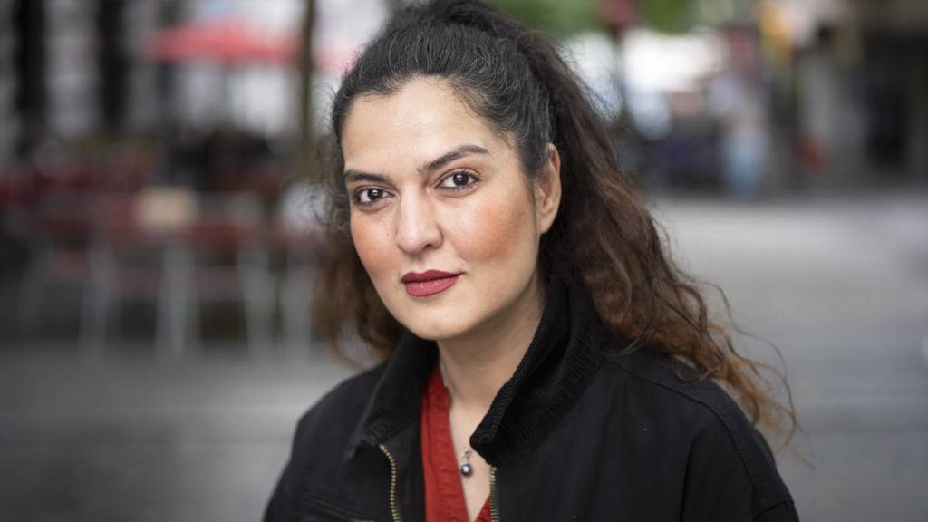 Die Heimat der iranischen Autorin Aliyeh Ataei ist die Sprache