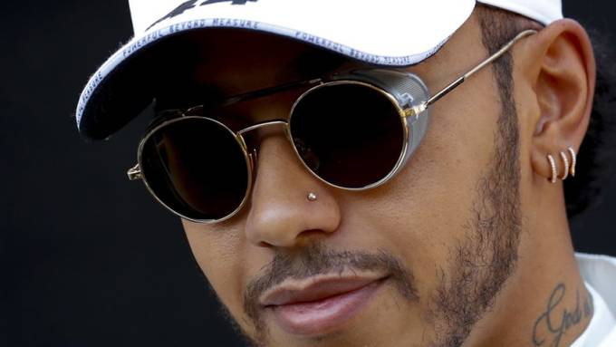 Hamilton einen Hauch vor Ferrari-Duo