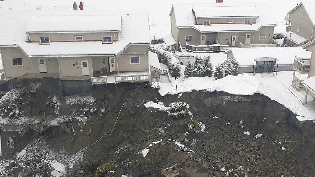 Ein Erdrutsch in der Kommune Gjerdrum hat grossen Schaden hinterlassen und zahlreiche Häuser zerstört.