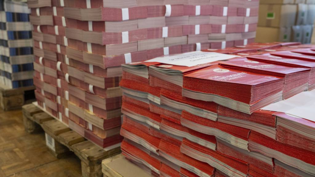 2000 Tonnen Wahlmaterial hat die Post in den vergangenen Tagen in 5 Millionen Wahlcouverts an die Stimmberechtigen verteilt.