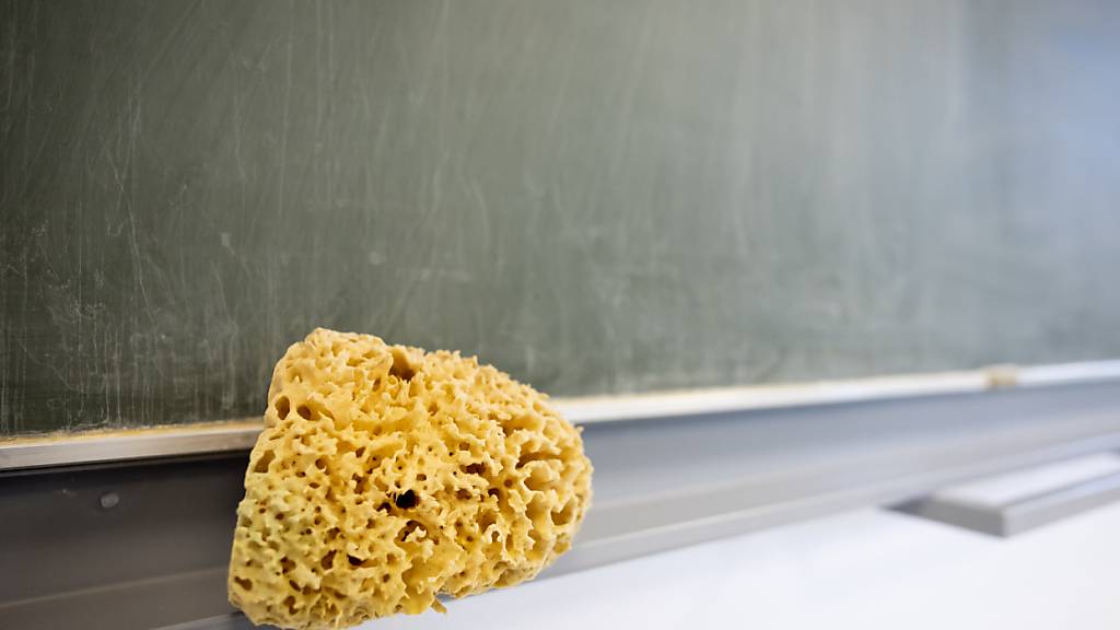 Das Schulhaus Utenberg in der Stadt Luzern wurde am Donnerstagvormittag wegen eines Chemiegemischs evakuiert. (Symbolbild)