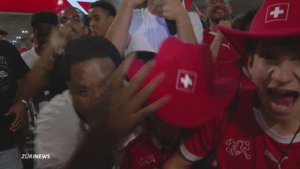 Überbordender Jubel: Schweiz-Fans drehen nach Nati-Sieg durch