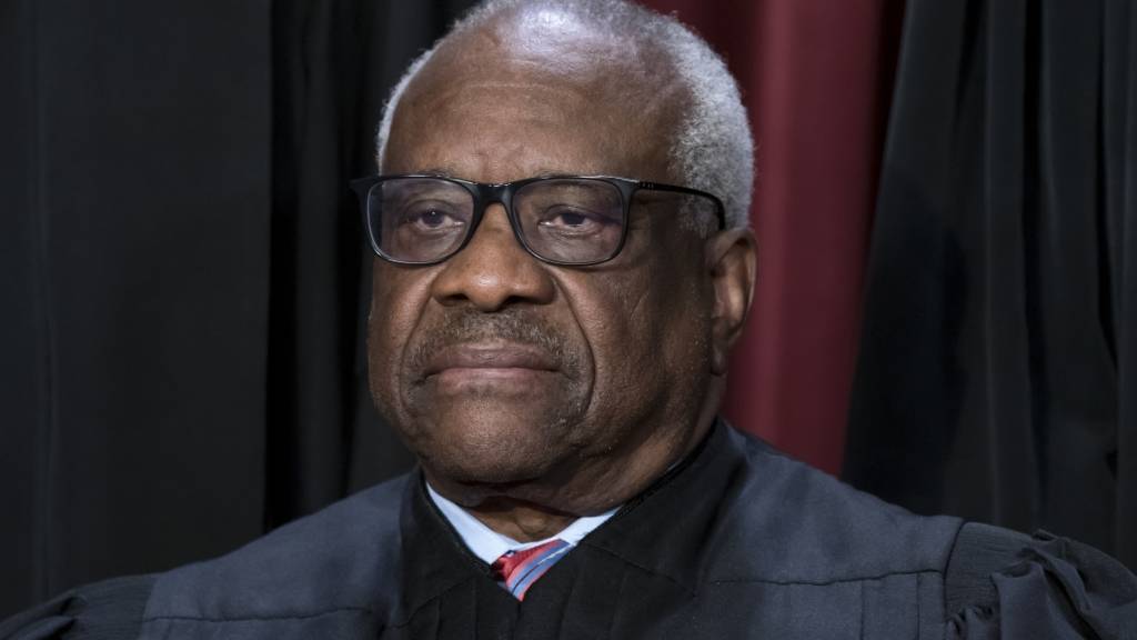 ARCHIV - Berichte über teure Geschenke an Supreme-Court-Richter Clarence Thomas hatten eine Ethik-Debatte ausgelöst. Foto: J. Scott Applewhite/AP