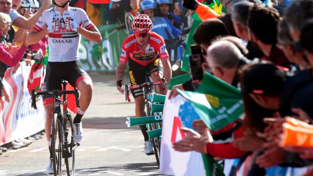 Zwei Slowenen dominieren die Vuelta: Tadej Pogacar (links) sichert sich in der 13. Etappe vor seinem Landsmann und Leader Primoz Roglic den zweiten Tagessieg in der laufenden Rundfahrt