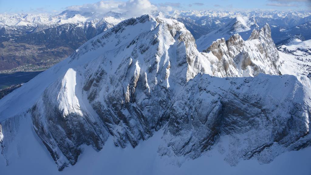 Skitourengänger stürzt rund 240 Meter in die Tiefe