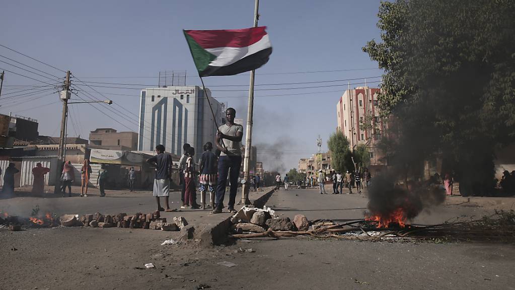 Erst vor wenigen Wochen kam es zu einem Militärputsch im Sudan, der eine Welle Gewalt auslöste. Foto: Marwan Ali/AP/dpa