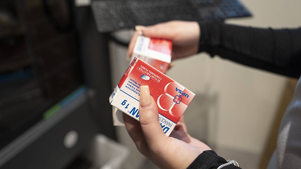 Der Bundesrat will die Regeln zu Medikamentenmargen anpassen und so die Gesundheitskosten senken - die Konsumentenschützer kritisieren jedoch die mangelhafte Umsetzung der Massnahme. (Symbolbild)