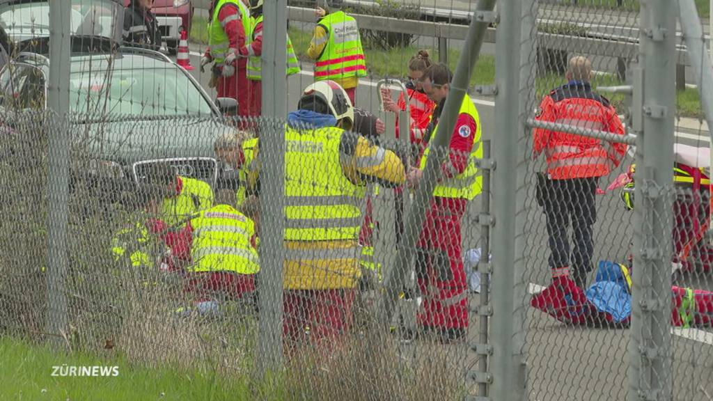 Auf A3 lebensgefährlich verletzt