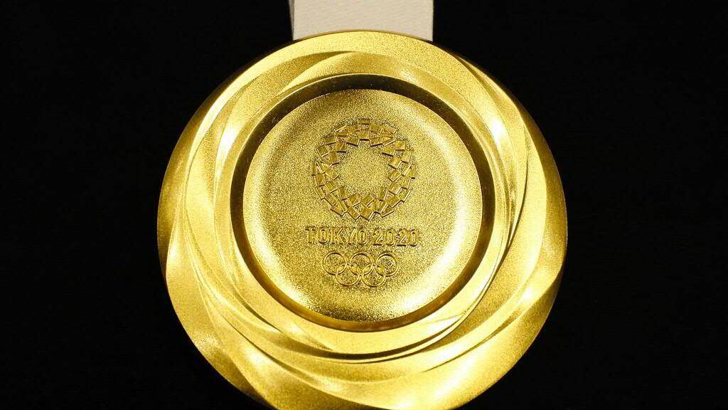 556 Gramm wiegt die Goldmedaille, die den Olympiasiegerinnen und -siegern von «Tokyo 2020» umgehängt wird. (Symbolbild)