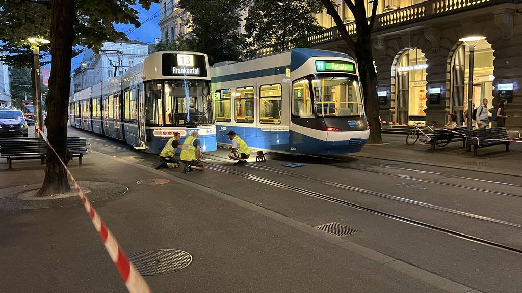 Zwei Tram krachen ineinander – Bahnhofstrasse lange gesperrt