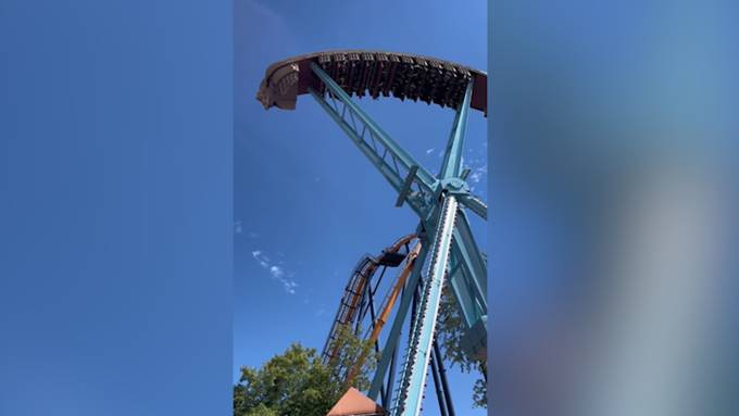 Dieses Schiff hat es in sich: Freizeitpark-Video geht viral