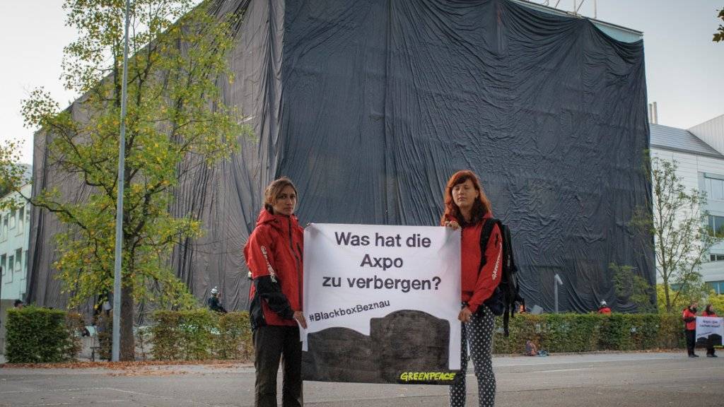 Greenpeace hat einen Teilsieg errungen im Streit mit der Axpo. Letztere muss nach Ansicht des Bundesverwaltungsgerichts etwas transparenter über den Zustand des AKW Beznau berichten. (Archivbild)