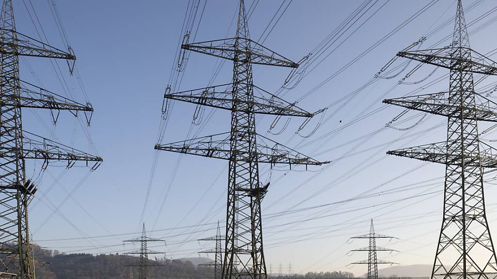 Im Zentrum der Strategie 2027 von Swissgrid steht nach deren Angaben die langfristige Gewährleistung der netzseitigen Versorgungssicherheit. Dafür müsse die Kapazität des Netzes erhöht werden. (Archivbild).