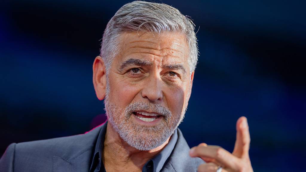 Hollywoodstar und Menschenrechtsaktivist George Clooney hat einen elterlichen Ratschlag zum Thema Verantwortung geteilt, den er bis heute beherzigt. Foto: Rolf Vennenbernd/dpa