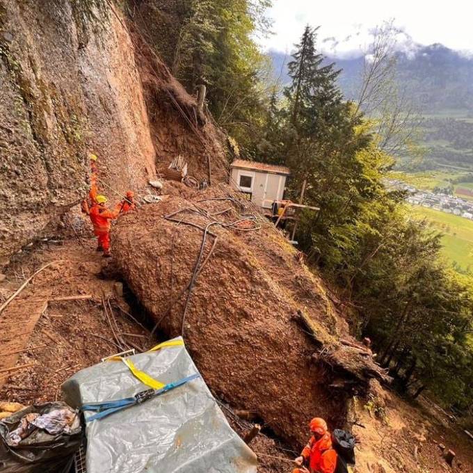 Nach drohendem Felssturz: Nun wird in Arth gesprengt