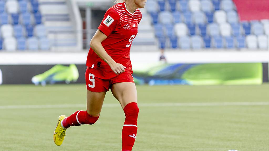 Ana-Maria Crnogorcevic wurde gegen Schweden auf der rechten Abwehrseite eingesetzt