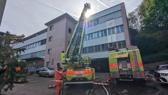 Büro- und Gewerbegebäude in Zürich wegen Brandes evakuiert
