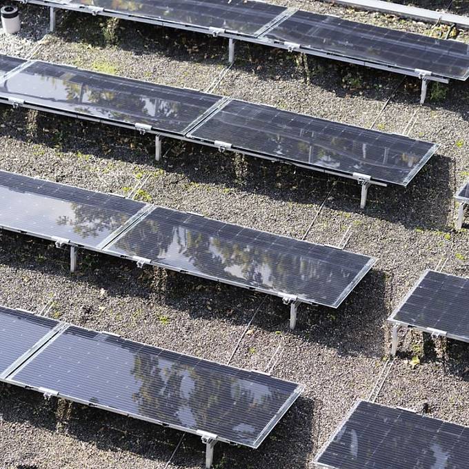 Berner Regierung will Solarpflicht nur bei Dachsanierung