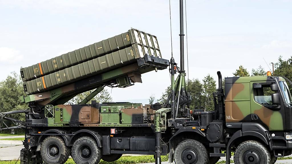 Die Aufstockung beim Rüstungsprogramm soll es der Schweizer Armee ermöglichen, früher als ursprünglich geplant Luftabwehrraketen mittlerer Reichweite zu beschaffen. (Archivbild)