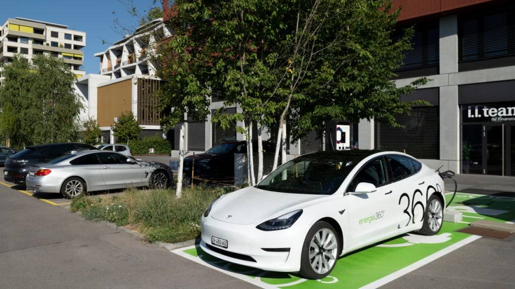 Im Kanton Zug sind E-Autos populär. Derzeit machen sie dort 10,5 Prozent der neu zugelassenen Autos aus. Im Kanton Zürich liegt der Anteil bei 6,1 Prozent.(Archivbild)