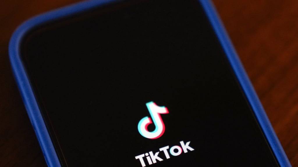 Die irische Datenschutzbehörde hat eine Untersuchung gegen die chinesische Video-App Tiktok eingeleitet. (Archivbild)