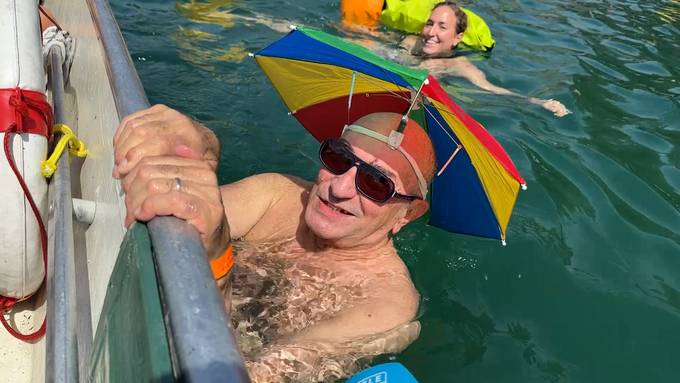 4500 Badebegeisterte geniessen das Zürcher Limmatschwimmen