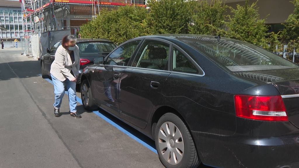 Vandalen zerkratzen reihenweise Autos in Olten