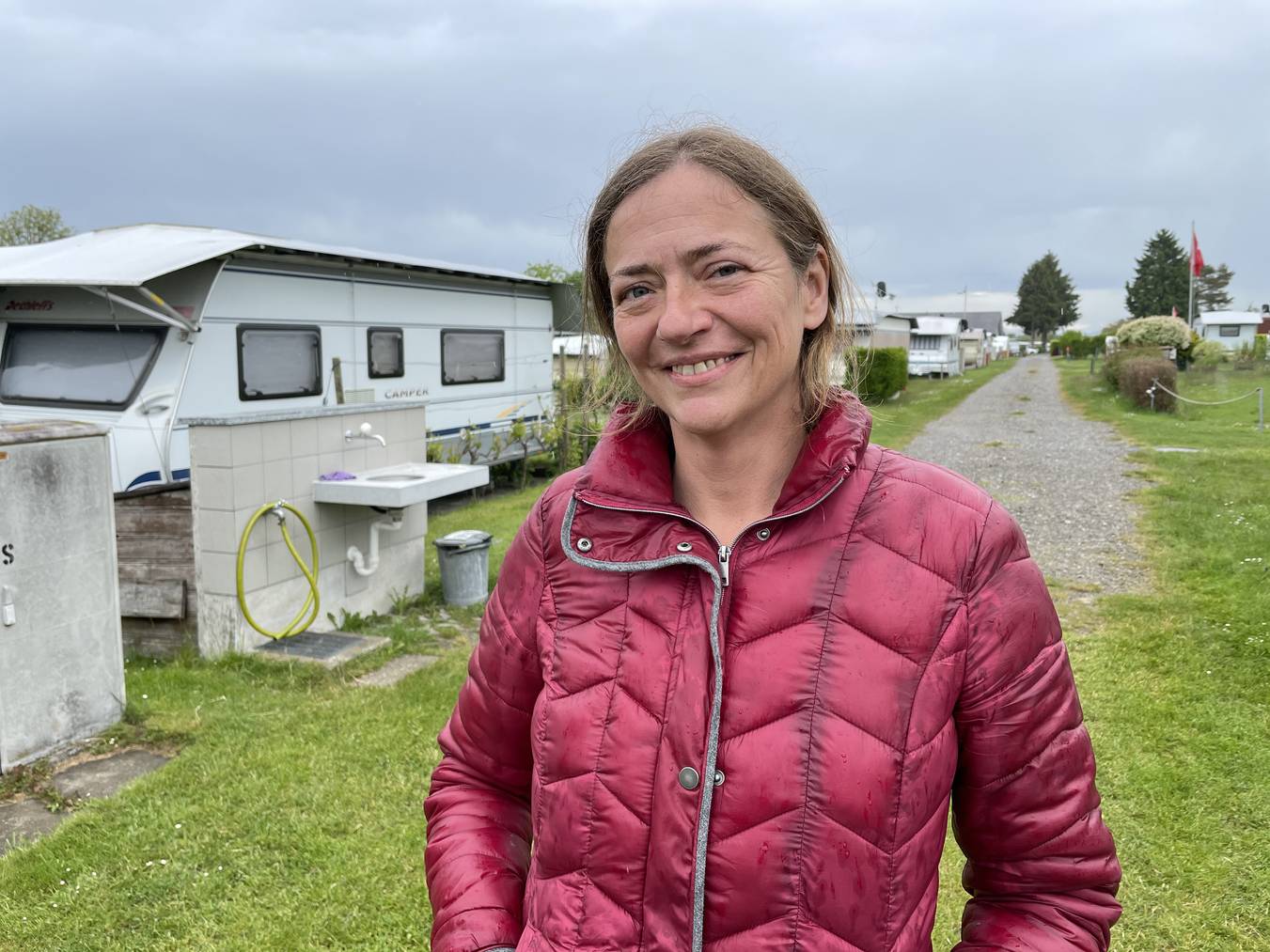 Die 46-jährige Daniela Bieder, Verwalterin des Campingplatzes Ruderbaum: «Manche Besucherinnen bringen mir Kaffee und Kuchen an die Rezeption»