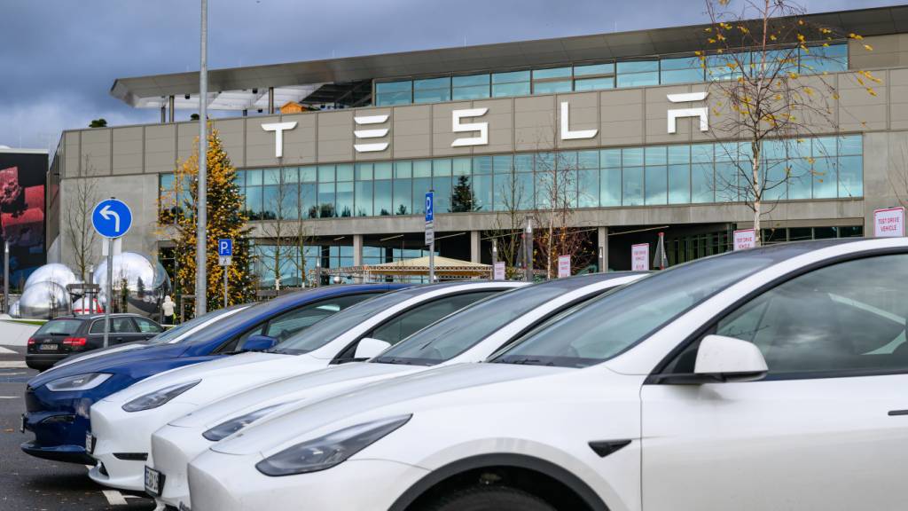 US-Behörde vertieft Prüfung von Teslas Selbstfahr-Technik