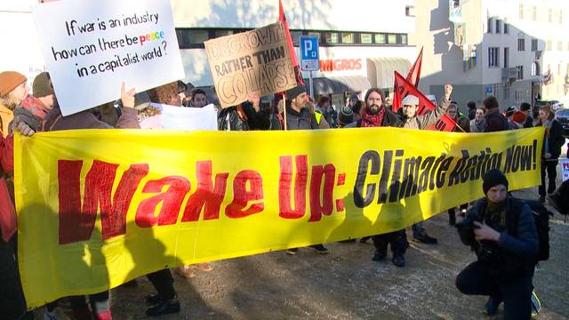 150 demonstrieren in Davos mit JUSO gegen WEF