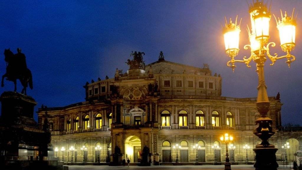 Die Semperoper in Dresden erhält im Oktober eine kleine Nebenbühne für Kammeropern (Archiv)