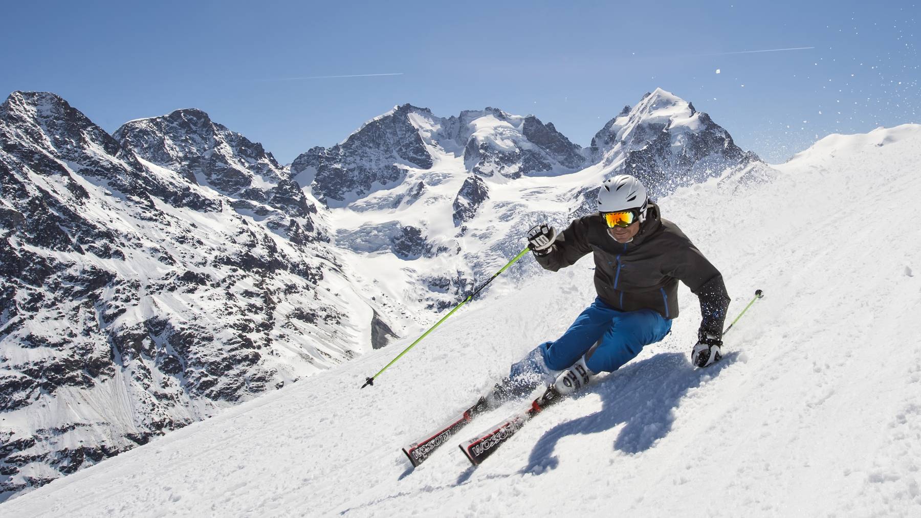 Auf dem Corvatsch kann man auch im Frühling bestens Skifahren.