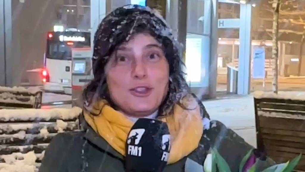 Katerina überrascht Singles mit Tulpen