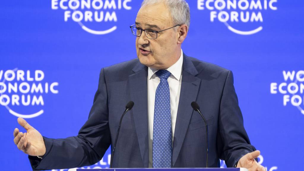 Bundespräsident Guy Parmelin dankte am WEF in Davos für die internationale Hilfe bei der Brandkatastrophe von Crans-Montana.