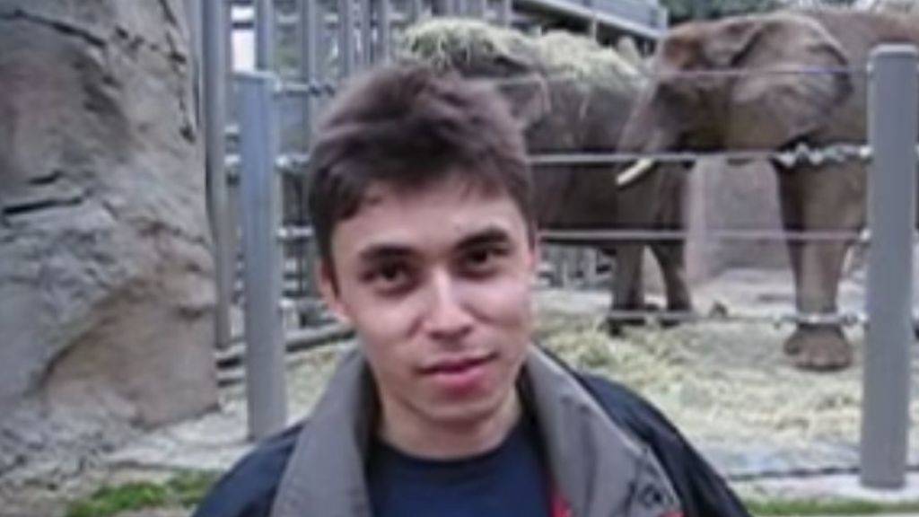 Historisch: Screenshot des allerersten YouTube-Videos. 15 Jahre ist es her, dass YouTube-Mitbegründer  Jawed Karim im Zoo von San Diego das erste YouTube-Filmchen aufgenommen hat.