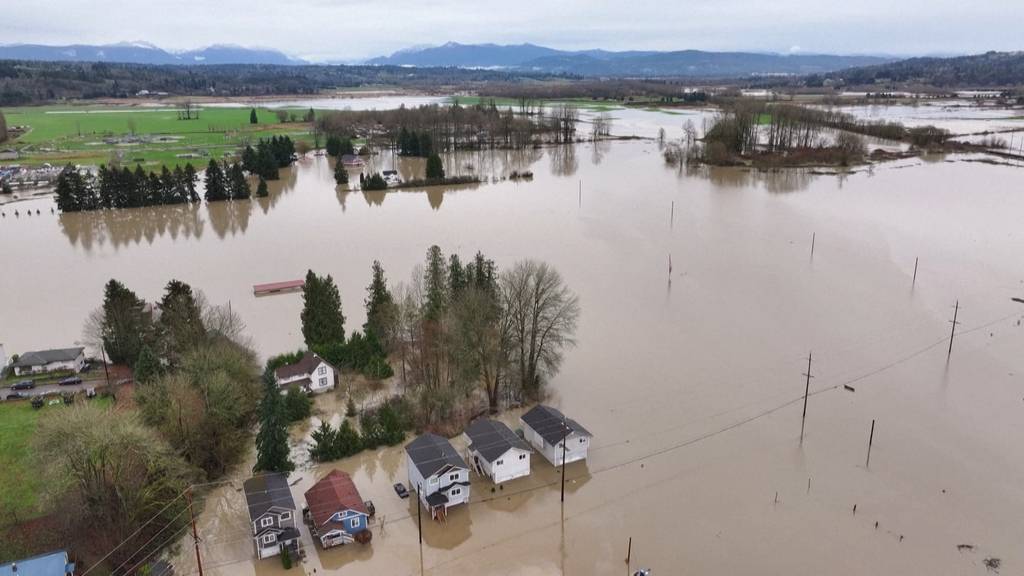 Schwere Überschwemmungen in Washington: 100'000 Menschen von Evakuierungen betroffen