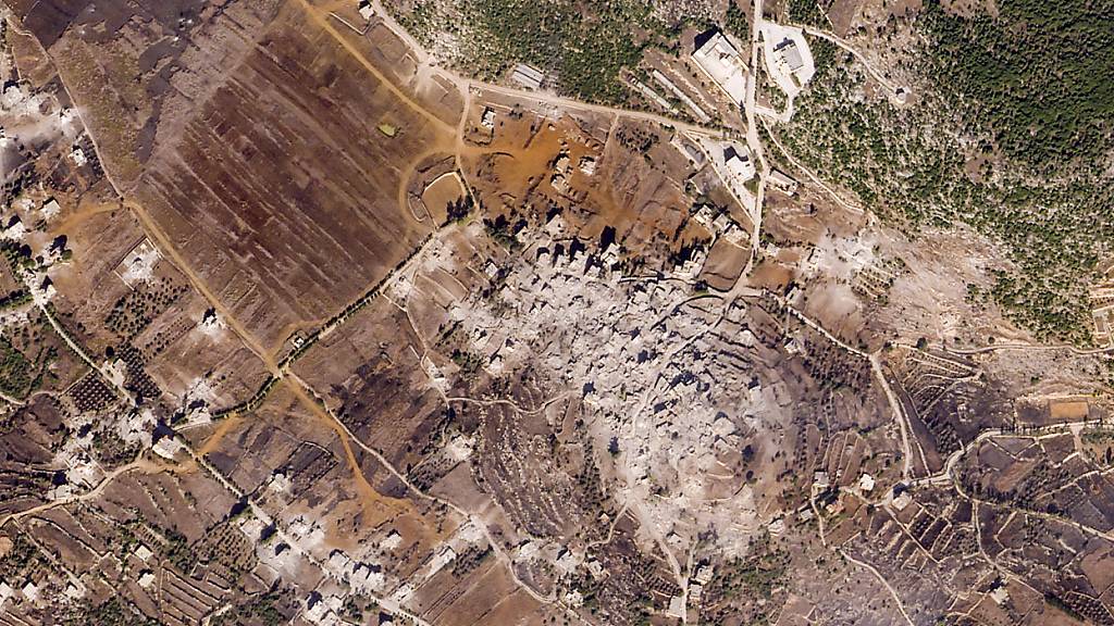 HANDOUT - Ein Dorf im Südlibanon. Foto: Planet Labs PBC/Planet Labs PBC/AP/dpa - ACHTUNG: Nur zur redaktionellen Verwendung und nur mit vollständiger Nennung des vorstehenden Credits