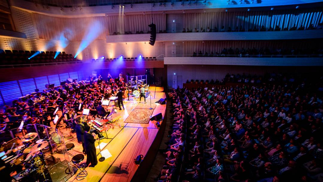 Radio Pilatus Music Night 2015 mit Stefanie Heinzmann und dem 21st Century Orchestra im KKL Luzern.