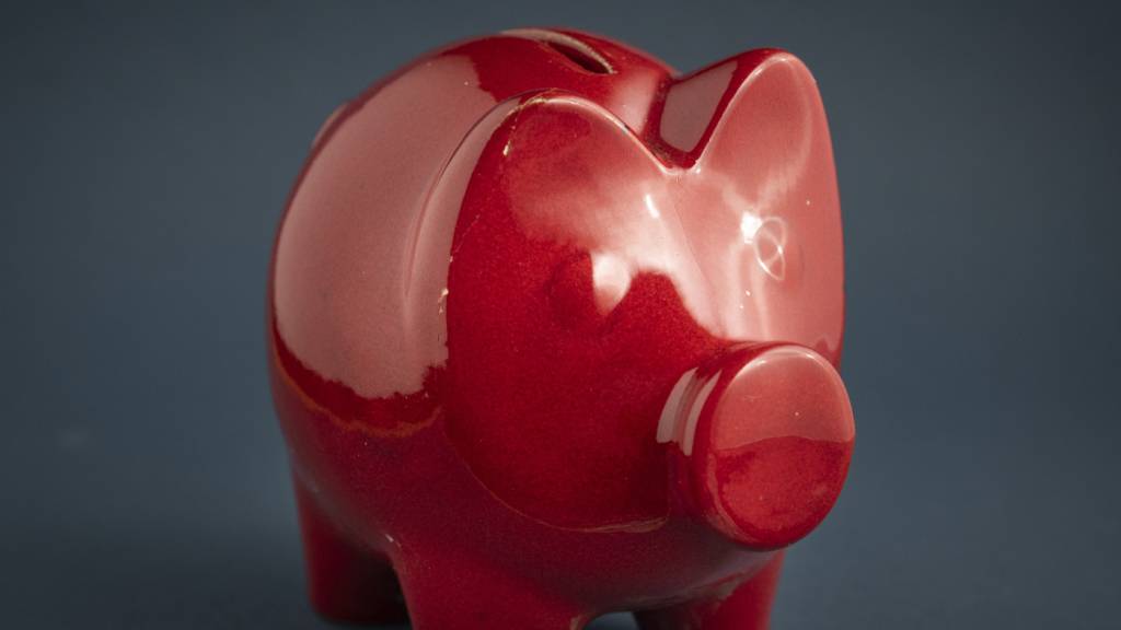 Die Glarner Regierung hat für mehrere Sparmassnahmen zur Sanierung des Kantonshaushaltes die Vernehmlassung eröffnet. (Sybmolbild)