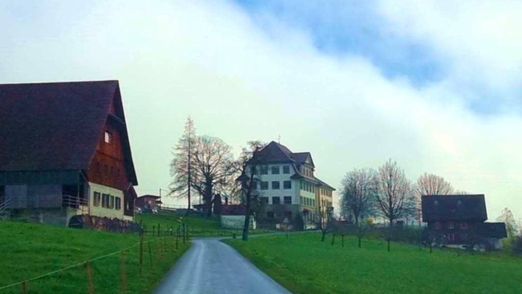 An der Gabeldingenstrasse plant die Stadt Kriens einen neuen Fuss- und Schulweg.