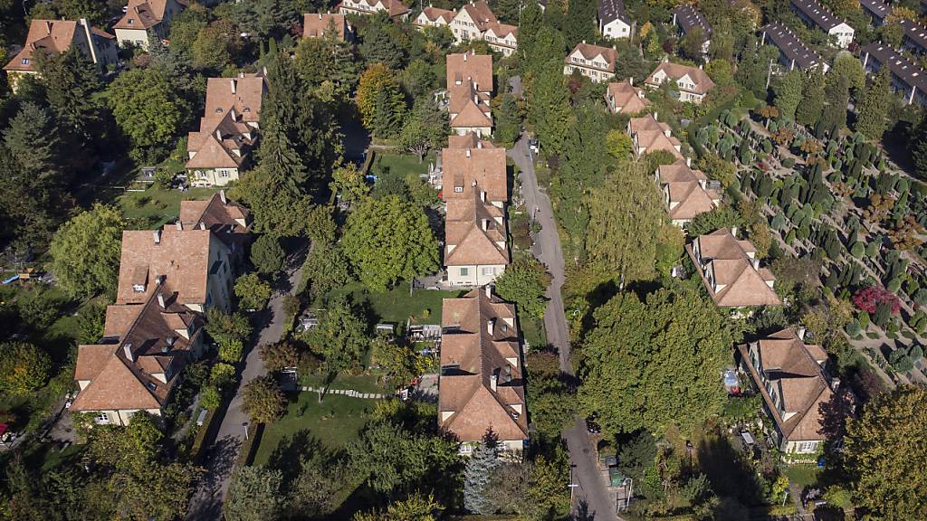 Grünere Siedlungen: Der Kantonsrat hat am Montag der Vorlage für eine klimaangepasste Siedlungsentwicklung zugestimmt. (Symbolbild)