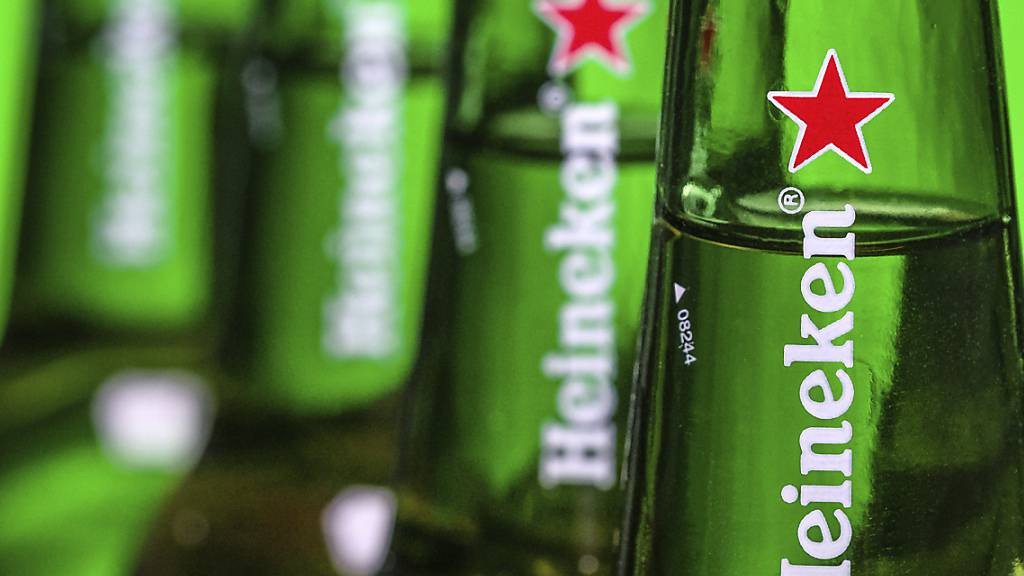 Der niederländische Bierbrauer verlässt Russland definitiv. Der Verkauf von unter anderem sieben Brauereien beschert dem Konzern einen hohen Verlust.(Symbolbild)