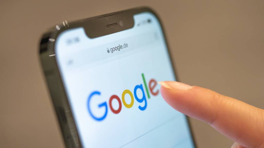 Frau gibt Partnerin von Ex-Mann miese Google-Bewertung – Gericht spricht sie frei