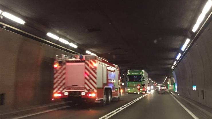 Lastwagen-Brand im Gotthard-Tunnel sorgte für langen Stau ...