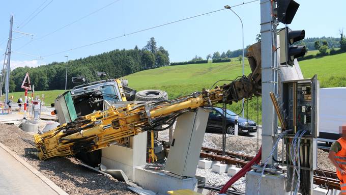 Speicherstrasse wegen gekippten Baggers gesperrt