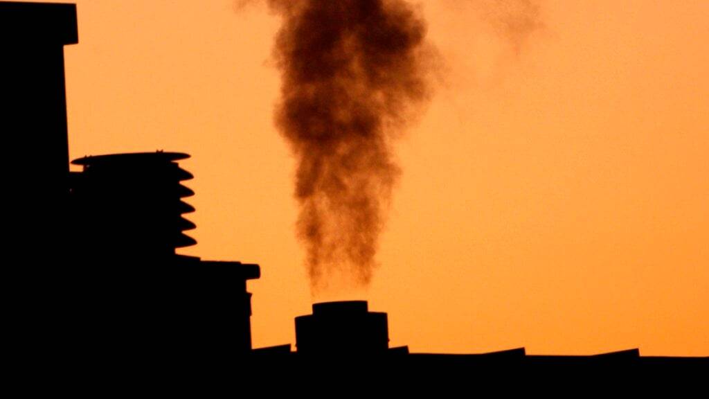 Viele Schweizer Unternehmen wollen ihre CO2-Emissionen reduzieren. (Symbolbild)