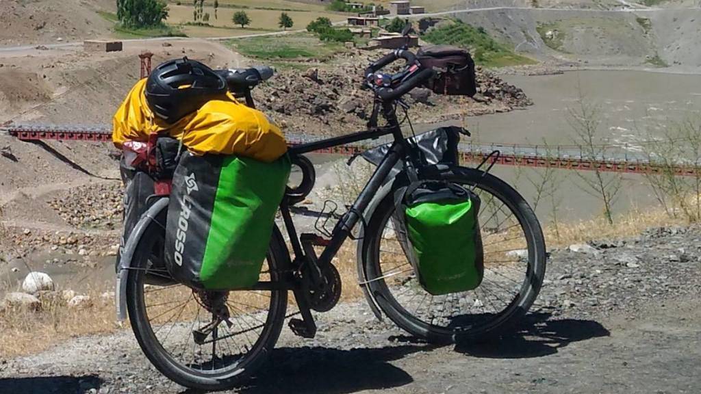 Dieses Foto des geklauten Velos postete der Weltreisende auf Facebook. Mittlerweile ist er wieder unterwegs - mit dem Mountainbike eines Freundes.