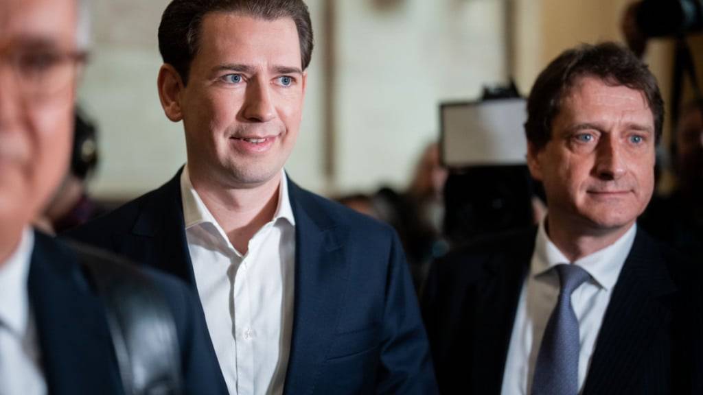 Österreichs Ex-Bundeskanzler Sebastian Kurz und Anwalt Otto Dietrich. Foto: Georg Hochmuth/APA/dpa