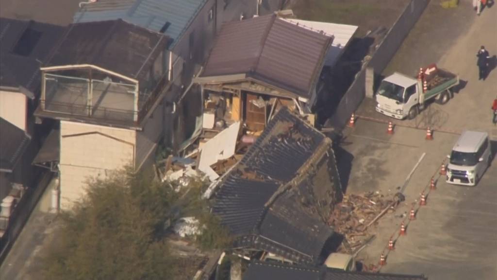 Mindestens vier Tote und viele Verletzte bei Erdbeben in Fukushima